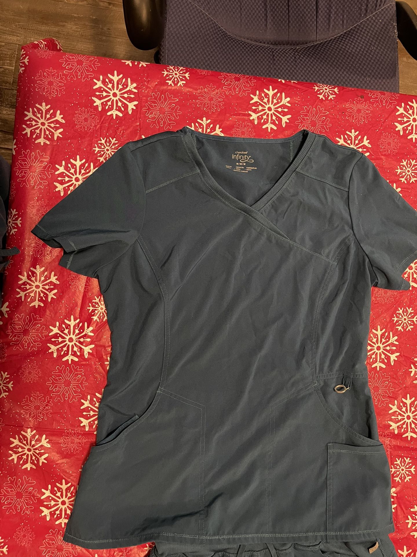 Infinity Set (Top And Bottom)Women’s Medium Grey Scrubs