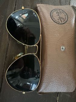 Vintage Ray-Ban aviator glasses