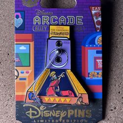 Disney Arcade Bowler Edition Emperor's New Groove Pin LE