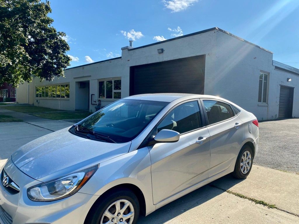 2013 Hyundai accent