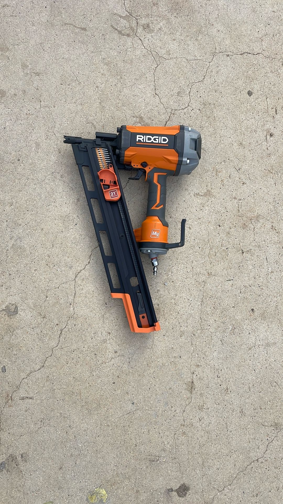 RIDGID Pneumatic 21-Degree 3-1/2 in. Round Head Framing Nailer