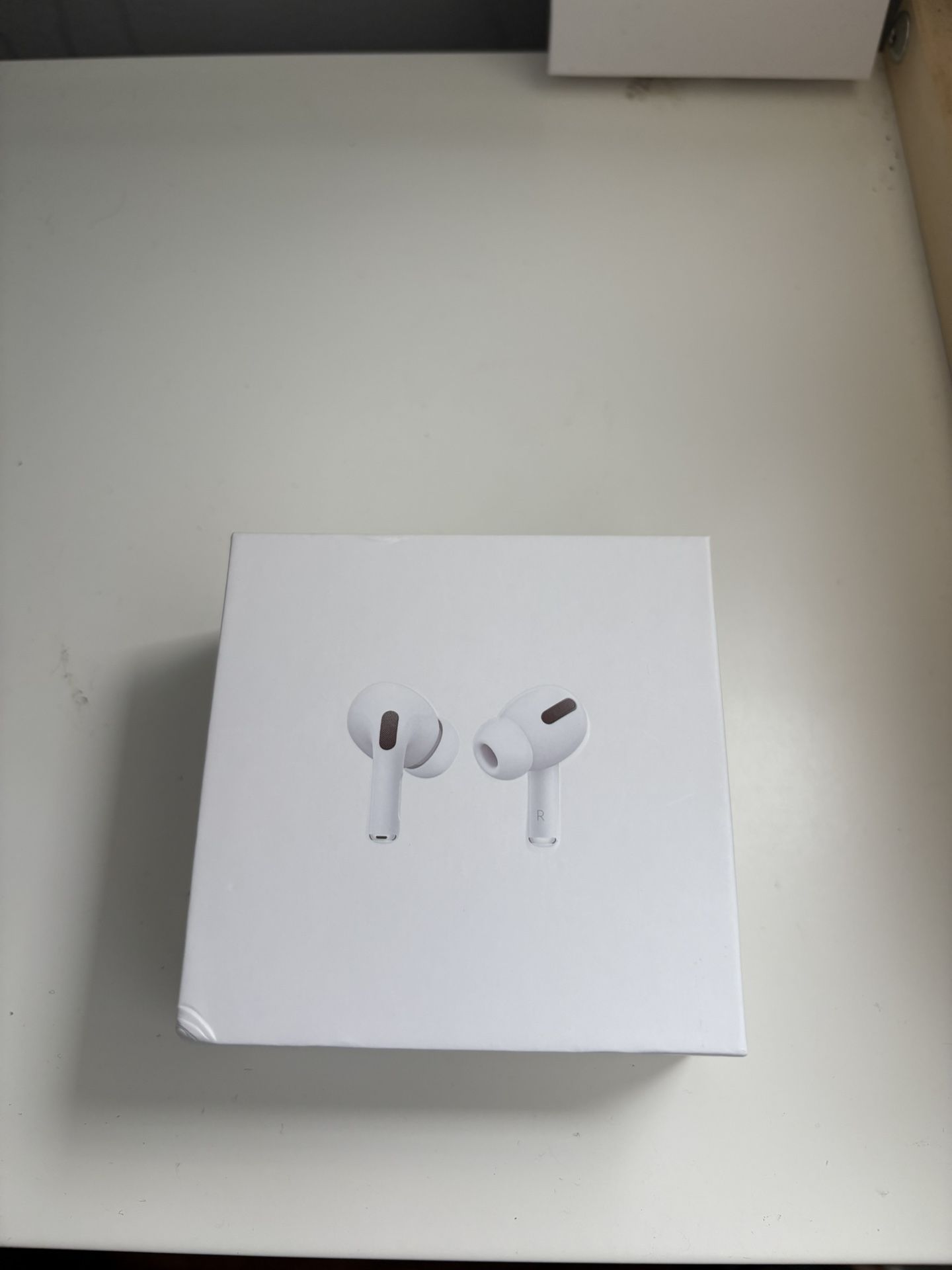 Airpods Pro 1st Generation ( Active Noise Cancellation )