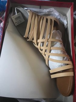 Women’s tan sandals/shoes size 11