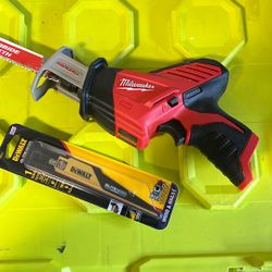 M12 Hacksaw With Blades