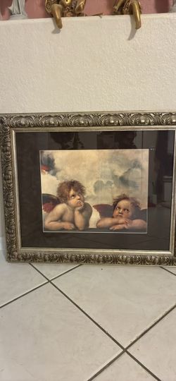 RAFAEL‘S ANGELS WITH ANTIQUE FRAME AND WHIMSICAL TAPESTRY WITH KITTIES