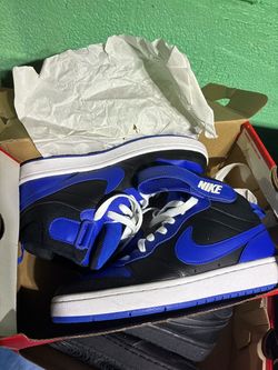 Nike Mid-Top Sneakers Black and Blue