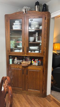 Corner hutch