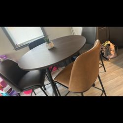 Kitchen Table With 4 Chair 