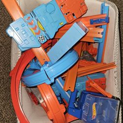 Hot Wheels Track And Accessories 