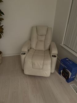 2 White Chair Recliner