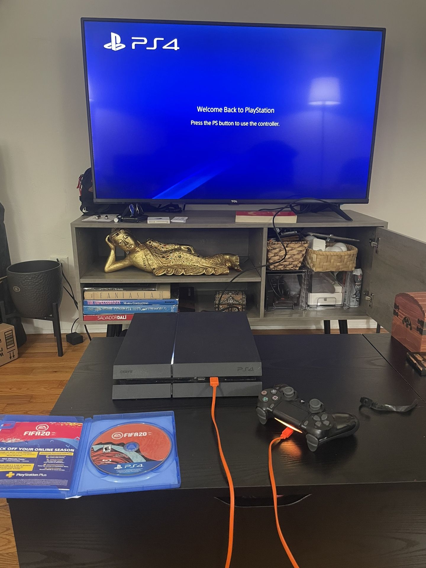 PS4 w/500G Hard drive and accessories
