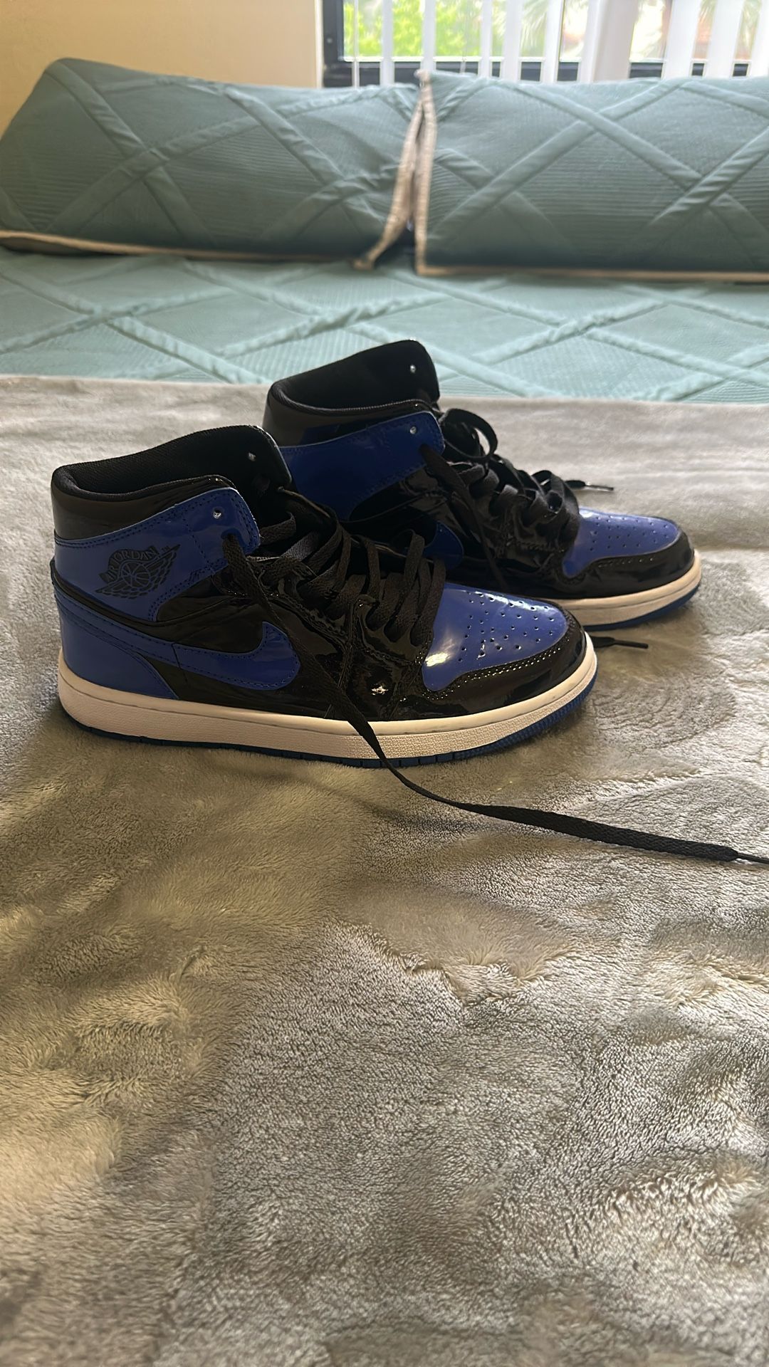 Retro High OG Air Jordan 1 - Black, Varsity Blue, White by Nike