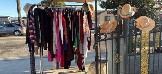 1436 W 121st St Los Angeles 90047 September 26th 7am-2pm Yard Sale