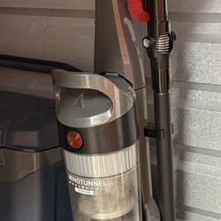 Hoover Wind Tunnel Bagless Vacuum Cleaner