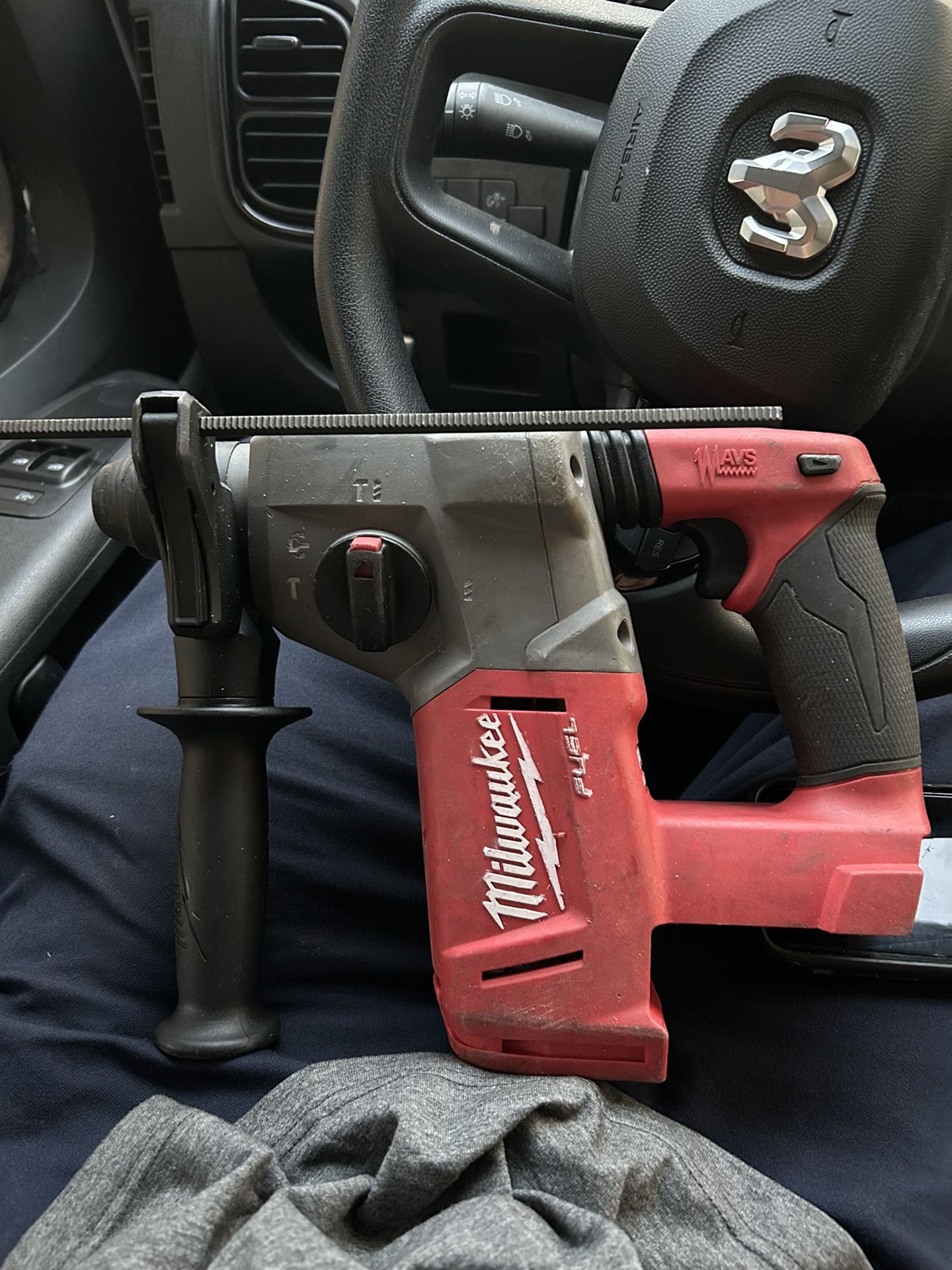 Milwaukee M18 1” Rotary Hammer
