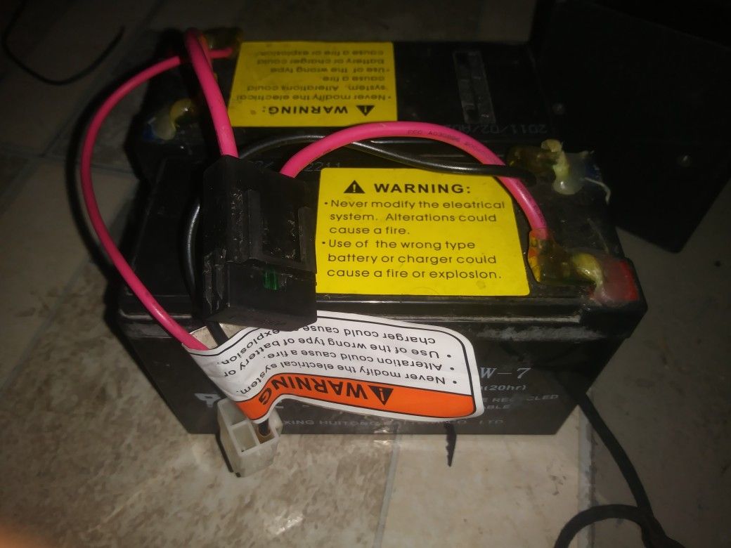 6-dw-7 razor scooter battery pack..12v7Ah(20hours)