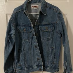 Vintage Wrangler Rugged Wear Denim Jean Trucker Jacket Lighter Blue Size Medium