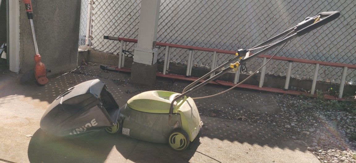 Sunjoe Electric Lawn Mower