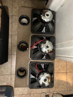 3 L7 Kicker subwoofers with ported enclosure