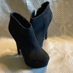 Black Ultra High Heel Gold Stud Bootie Sz6.5