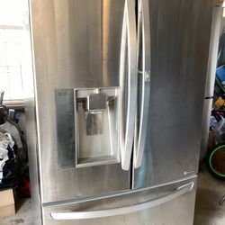 LG Refrigerator/ Freezer