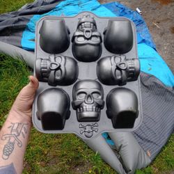 Wilton 3-D Skull Mold 