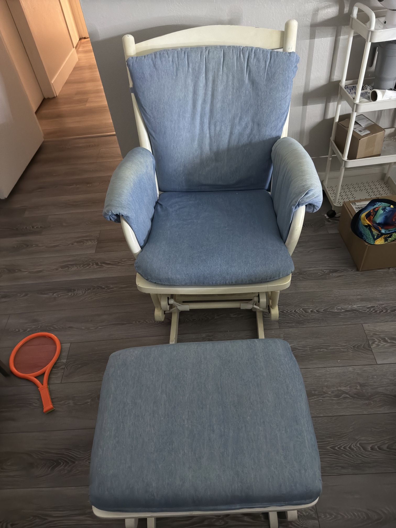 Rocking Chair With Foot Rest 