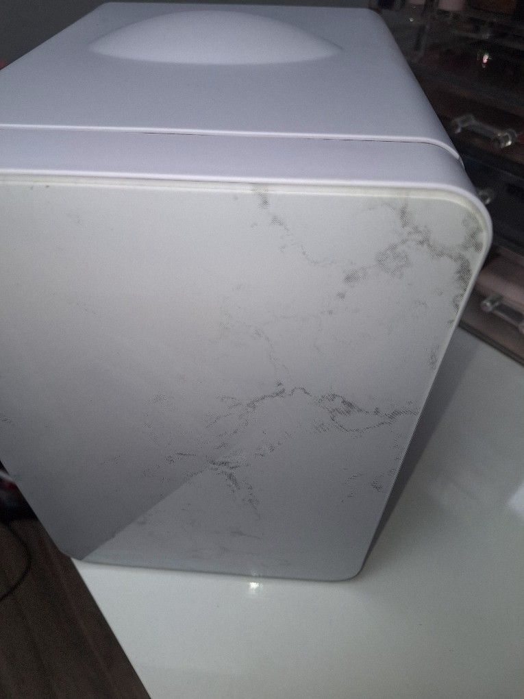 Small Vanity Fridge For Face Creams Face Masks