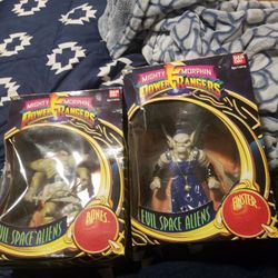 Mighty morphin Power Rangers Evil Space Aliens Figures Bones And Finster  In Used In Box 