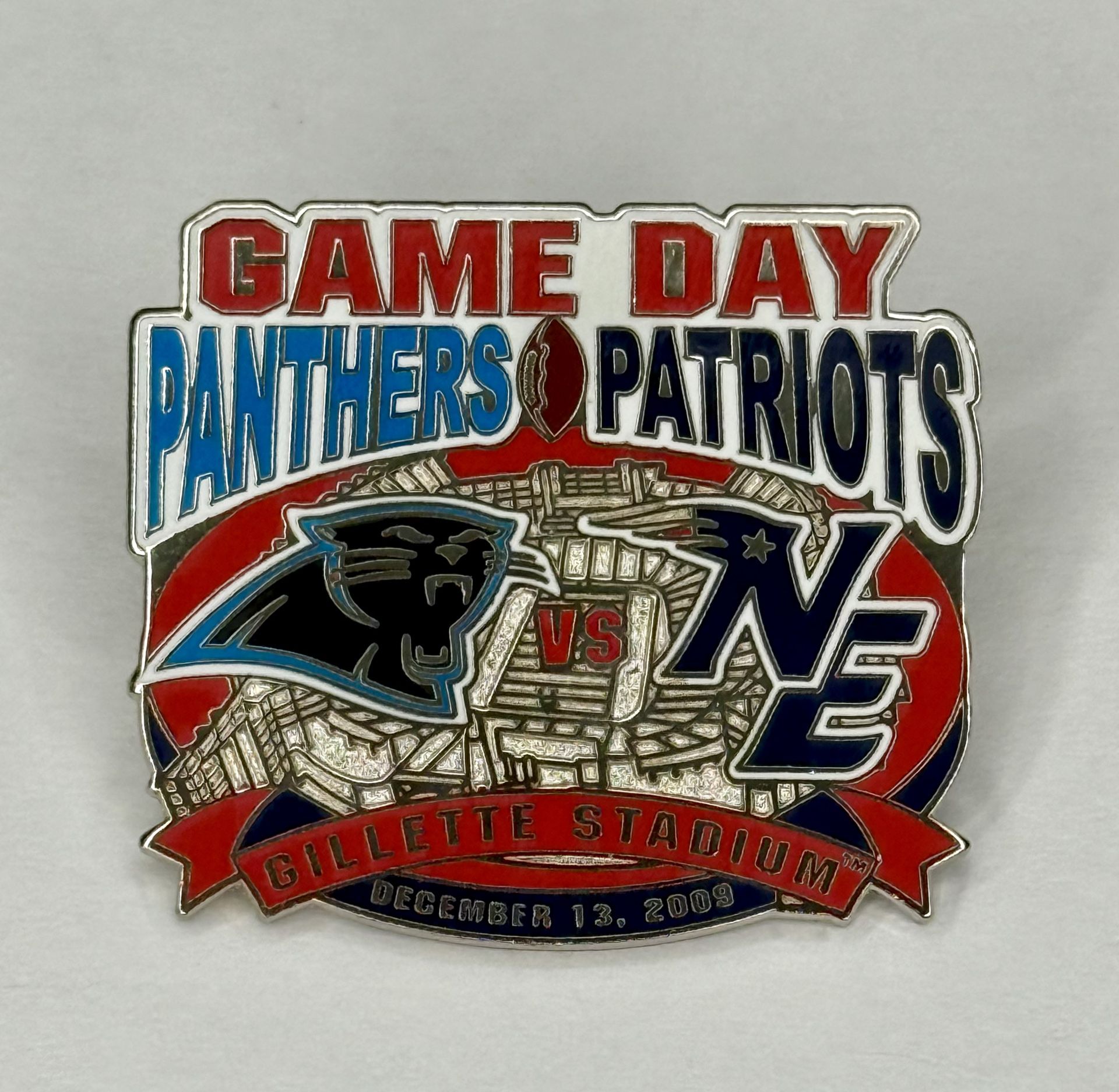 *SUPER RARE* GAME DAY PANTHERS VS PATRIOTS GILLETTE STADIUM 12/13/2009 PIN