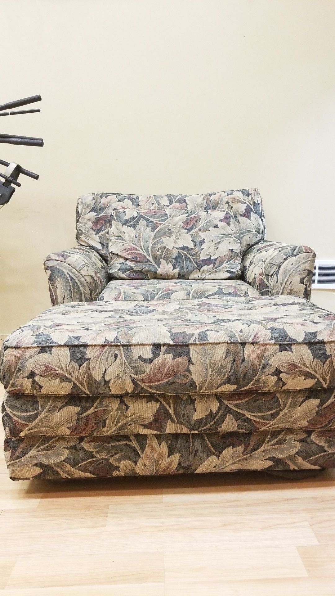 Free Furniture! Pickup only! for Sale in WA OfferUp