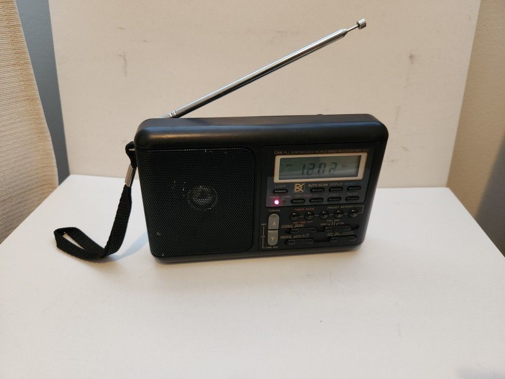DAK PLL Synthesized World Band Receiver MR-101s Radio Digital FM/SW1/SW2/MW/AM