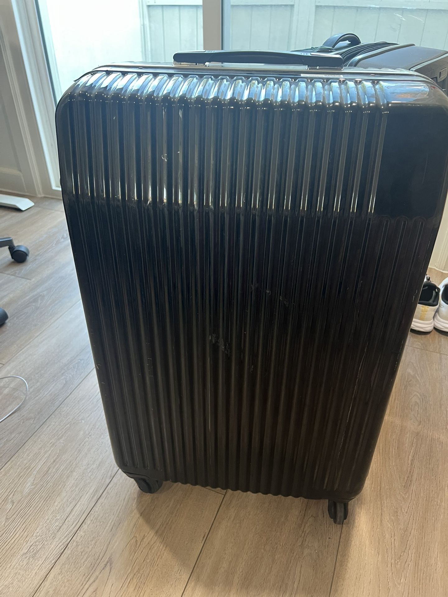 28 in hard shell suitcase