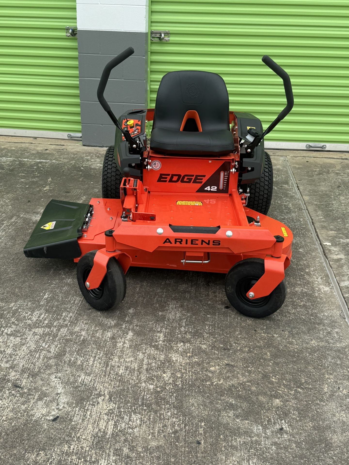 Ariens EDGE 42-in 20 -HP V-twin Gas Zero-turn Riding Lawn Mower