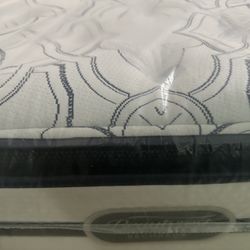 Beautyrest Pillow Top Full Mattress 