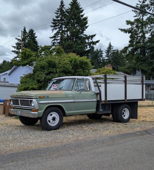 1970 Ford 350 Dually with dump action