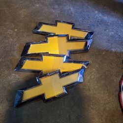 4 Chevy emblem s