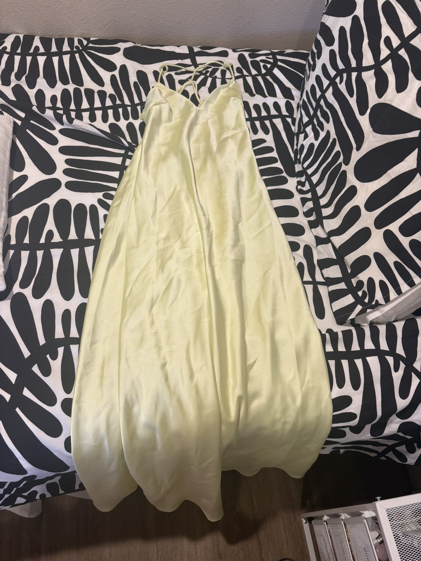 Zara Dress women Yellow satin ni