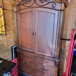 Dresser/TV Stand