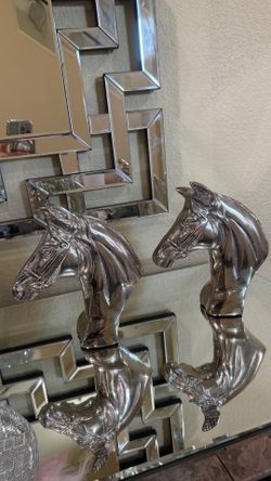 Decorative Metal Horse Head Sculptures – Set of 2