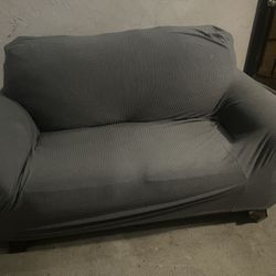 FREE LOVE SEAT