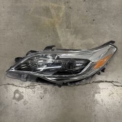 2013 - 2015 Toyota Avalon Headlight Driver Side Halogen OEM