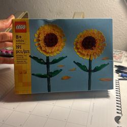 191 Piece Lego Sunflower