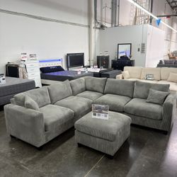 BRAND NEW GREY SECTIONAL SOFA COUCH WITH OTTOMAN INCLUDED