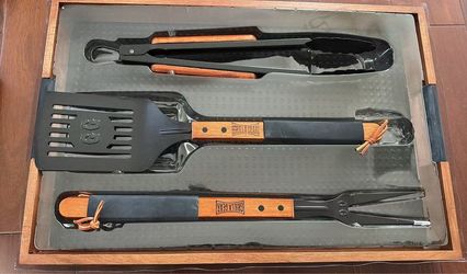 New: Grill Gear BBQ Tool Set with tray