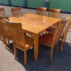 Extendable Dining Table