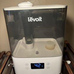 Levoit Humidifer With Essential Oils