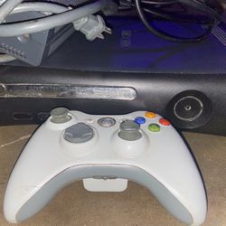 Xbox 360 Matte Black 4 Gb With Controller 