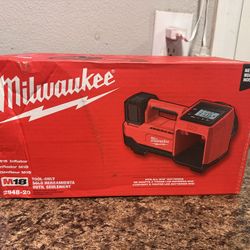 Milwaukee M18 18-Volt Lithium-Ion Cordless Electric Portable Inflator (Tool-Only) 