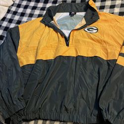 Woman’s Green Bay Packers Windbreaker Size Large/ X Large 